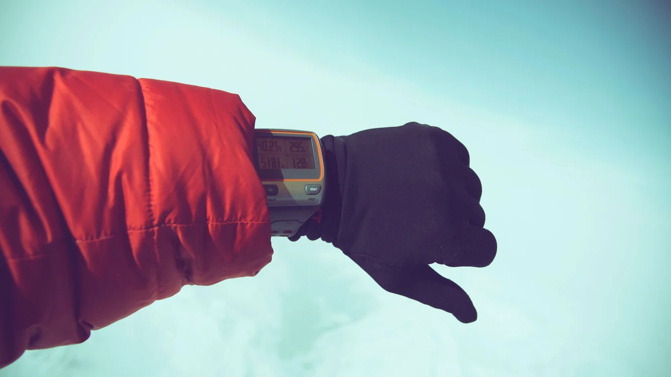 Cold Weather Effects On Watch Gaskets: How Cold Weather Affects Watch Gaskets and Water Resistance