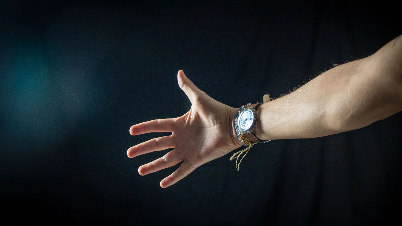 Watch Bracelet Stretch Sag Fix: Watch Bracelet Feels Loose and Saggy? Here’s the Fix