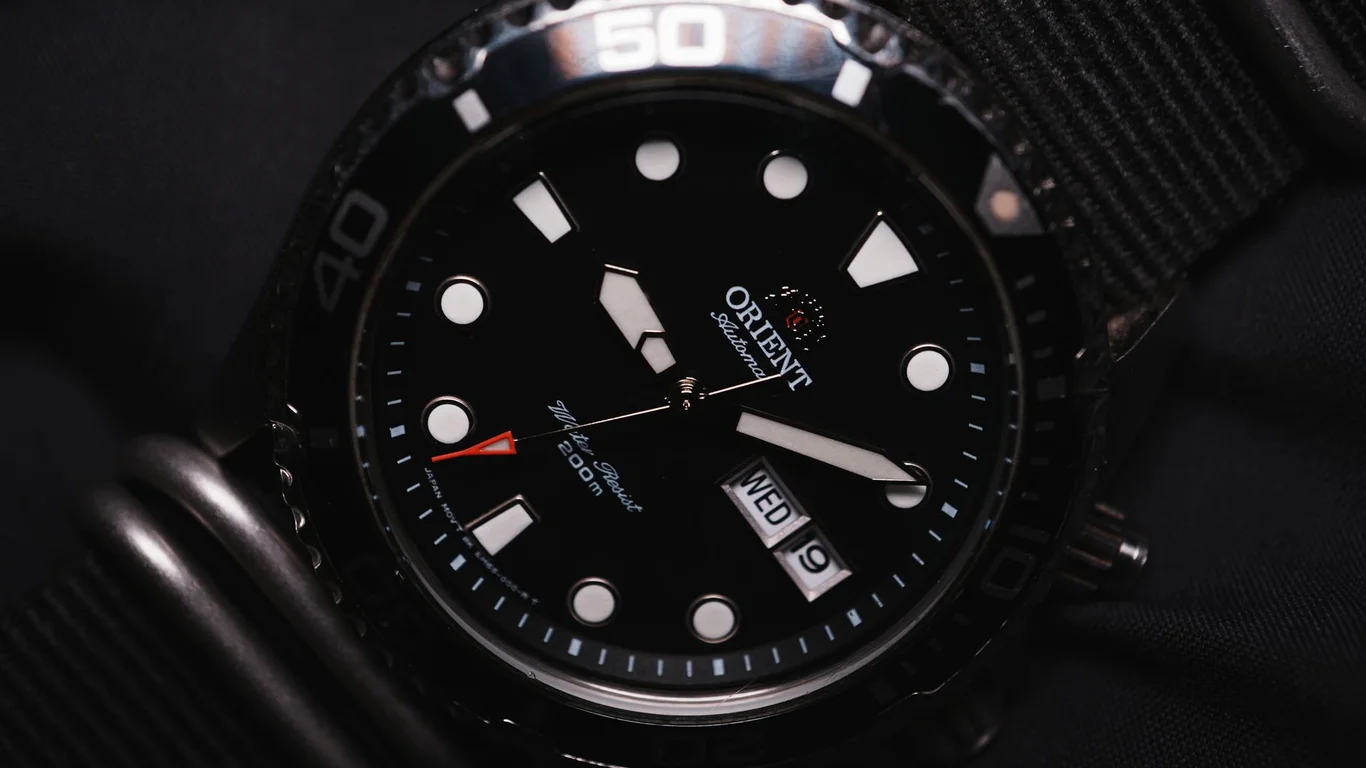 200m+ / Dive-Rated (ISO 6425) Water Resistance Meaning: What It Actually Means