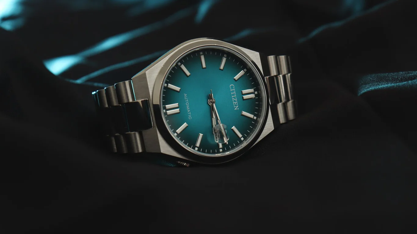 Hardlex Vs Sapphire Crystal Comparison: What Seiko Owners Should Know